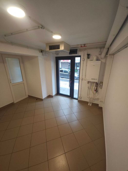 HUSI Spatiu comercial 18 mp de inchiriat