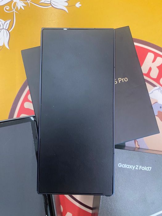 Продаеться новый телефон