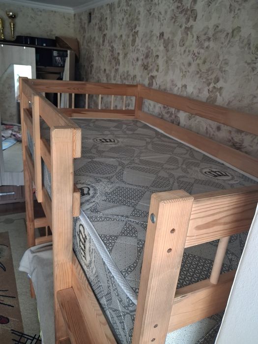 Двухъярусная детская кровать