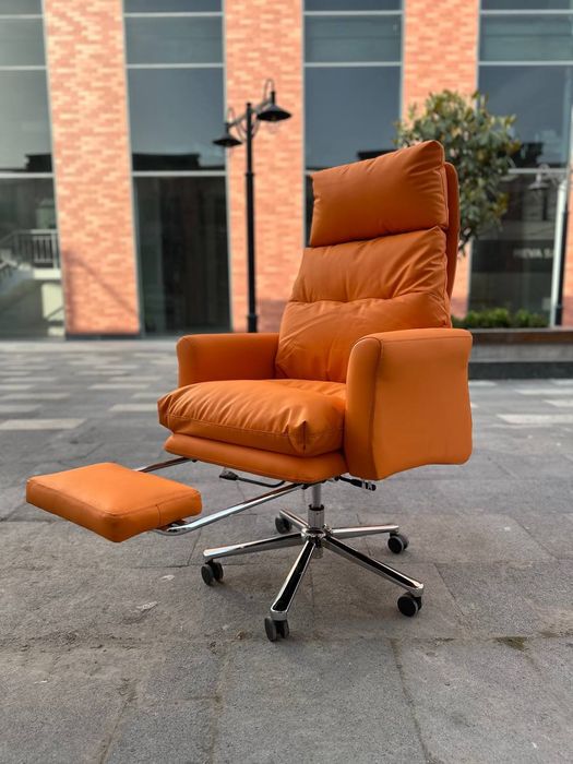 Офис учун махсус , енг мухум функцияларга эга рахбарлар учун кресло