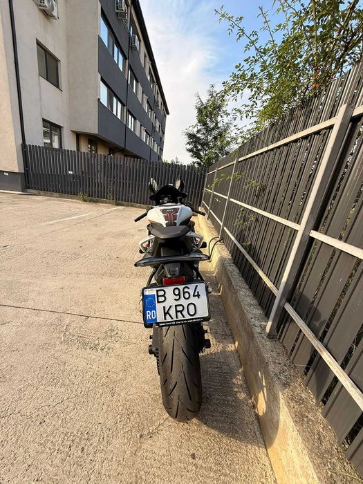 CF MOTO 675 SR-R 2025