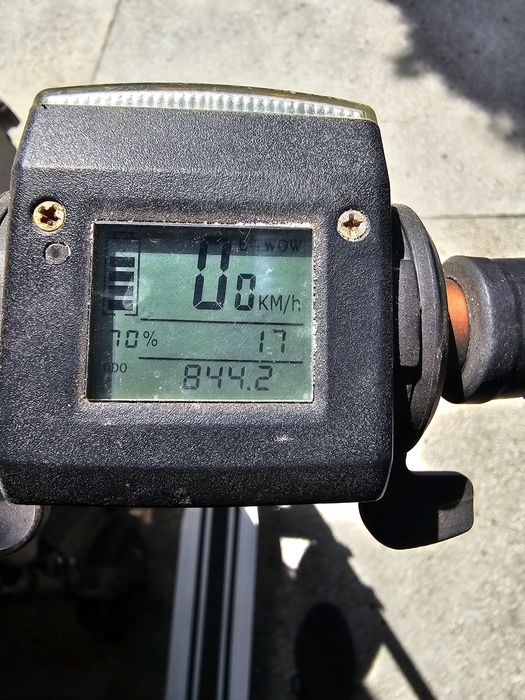 Trotinete e twow booster