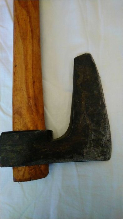 Стара малка брадва.