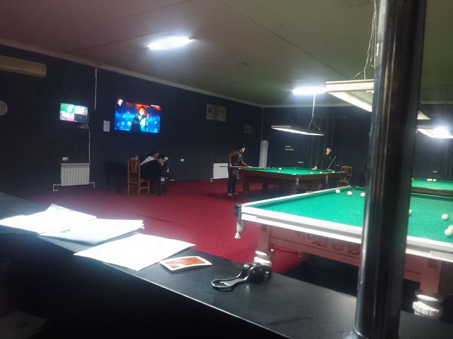 2 та Билярд столи беш кусокли булиб беришга хам сотилади