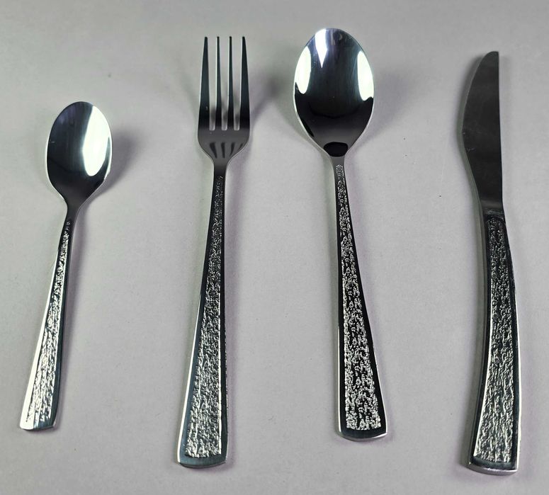 Красив комплект за хранене 24 части