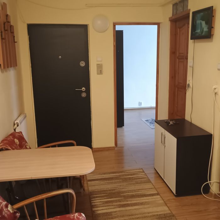 Ofer spre închiriere apartament cu 2 camere in Florilor Râșnov
