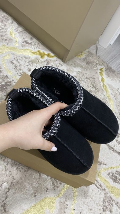 Черные замшевые угги 37 размер