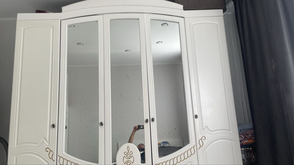 Шкаф в спальню…..