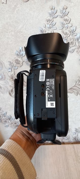 Видеокамера Canon xa10 сотилади