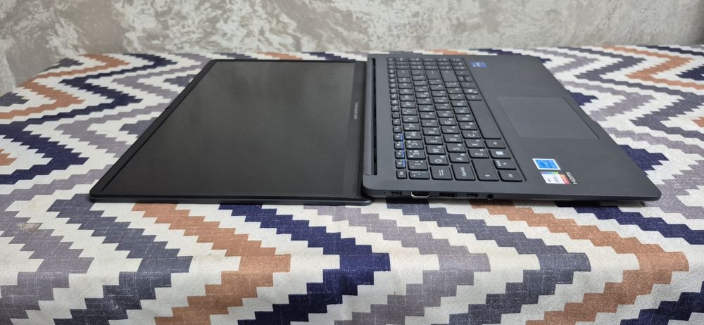 Asus ExpertBook B1503