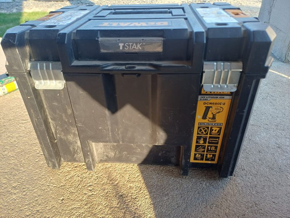 Pistol cuișoare  Dewalt DCN680D2 18V