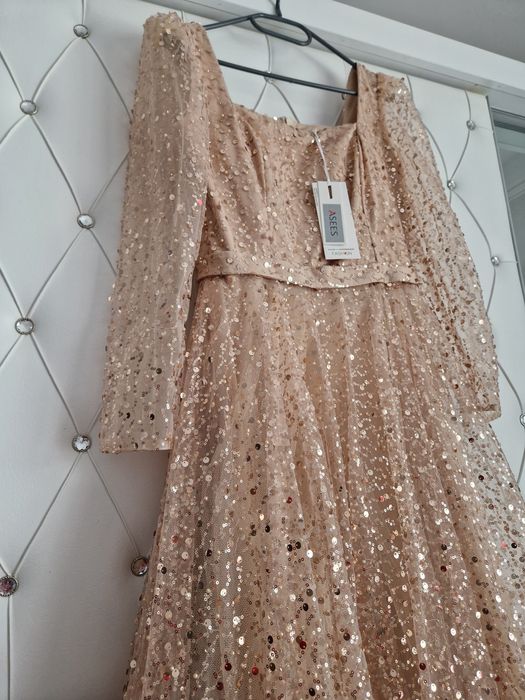 Rochie de ocazie strălucitoare
