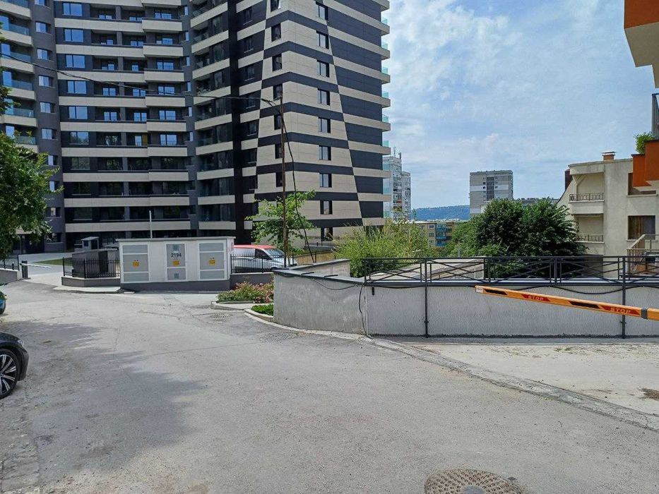 Дава се под наем Гараж / Паркомясто в Варна, Младост 2 - 13 кв.м за 91.8 € - Снимка #7