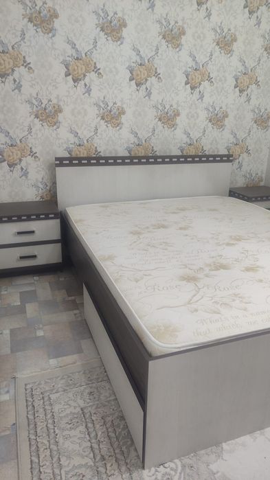 Двуспальная кровать