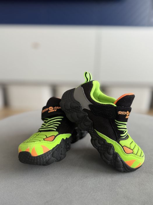 Adidasi sketchers 26 editie limitata