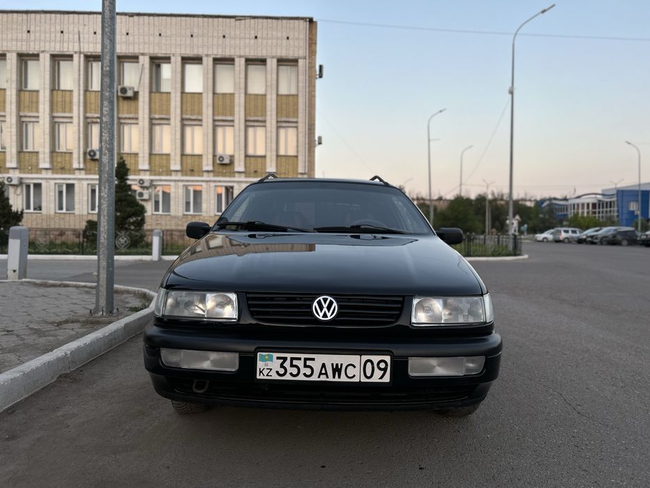 Volkswagen Passat, 1993 года