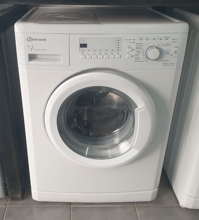 LICHIDARE DE STOC.  Masina de spălat rufe Bauknecht  wa 522A40