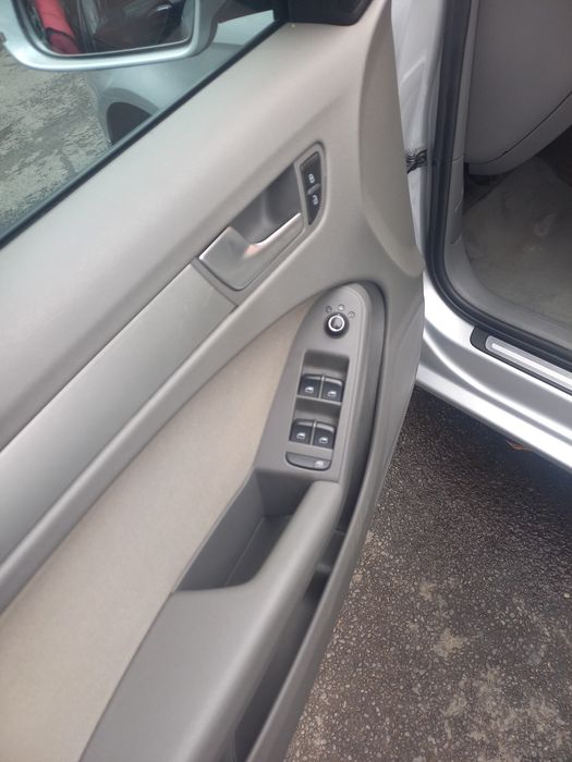 Vând  sau schimb cu doker sau MCV Audi A4 2011