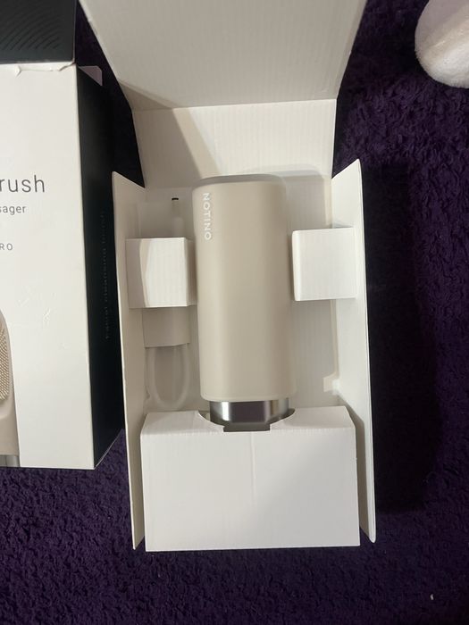 Електрическа - почистваща четка за лице , със загряваща функция.