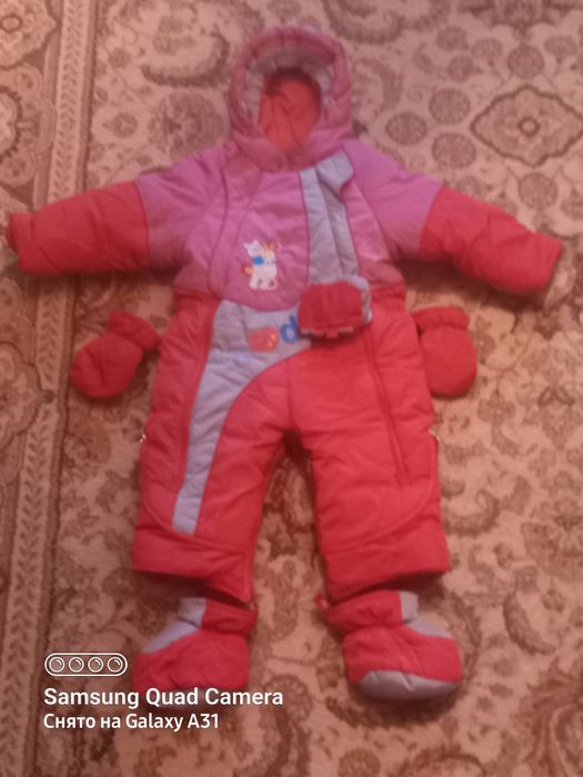 Продам срочно комбинезон на девочку от 0 до 2х лет
