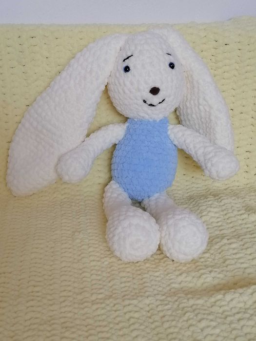 Плетено зайче на една кука