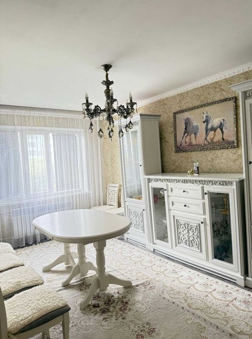 Продам 4-х комнатную квартиру в центре города Акбота Империя