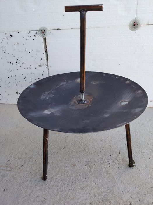 Disc pentru gratar Grosime 3.5 mm
Diametru 46 cm
Picioare și mâner demontabile
150lei
