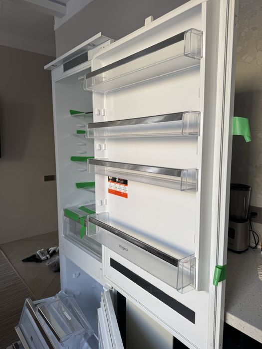 Продам встраеваемый холодильник