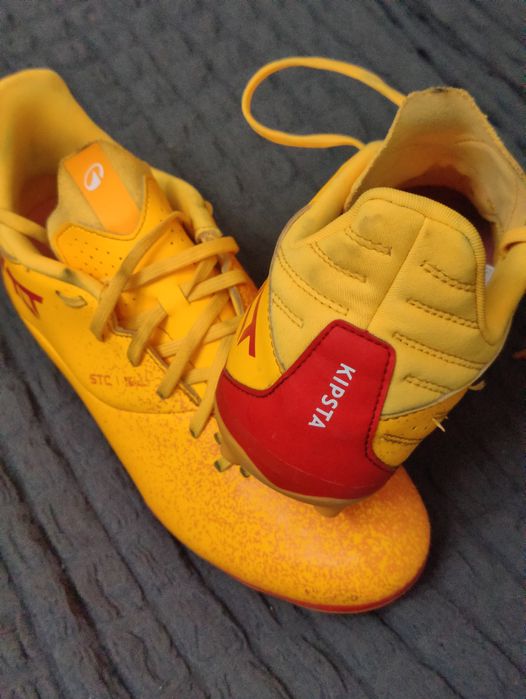 Футболни  Бутонки
Фут4.4