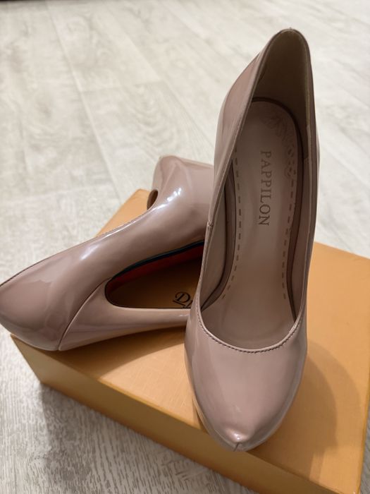 Продам туфли Лабутены