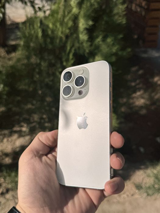 IPhone 15 pro White