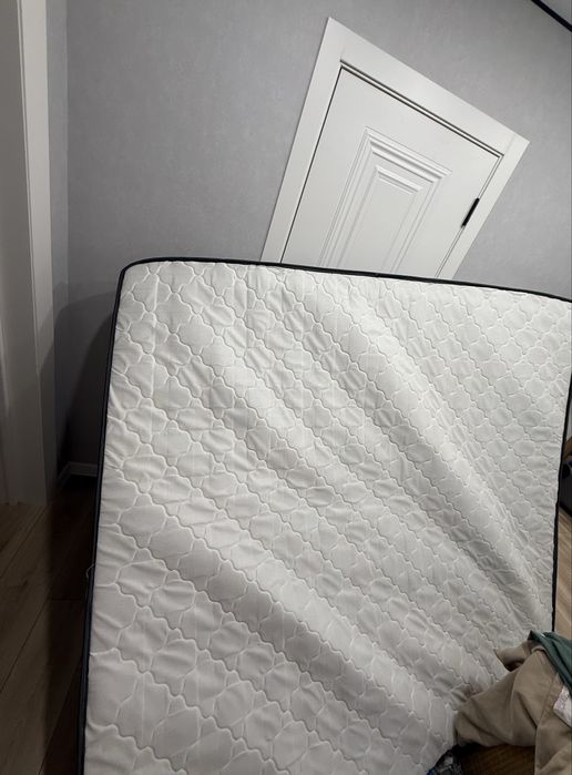 Продам новый матрас 180:200