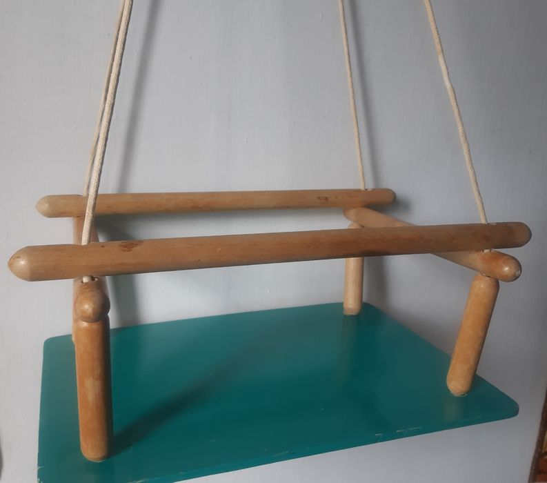 Продам качелю детскую