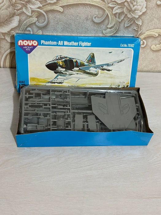 Винтажная модель самолёта NOVO F-4K/M Phantom1:72 СССР,полный комплект