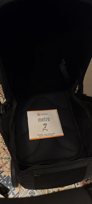 Ergobaby Metro кош за новородено, черен