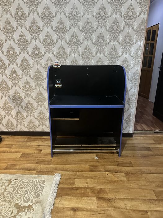 Продам компьютерный стол