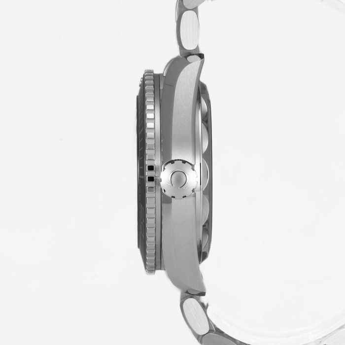 Omega Seamaster Planet Ocean 600M 43.5mm 215.30.44.21.01.001
