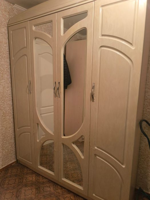 Продам два шкафа