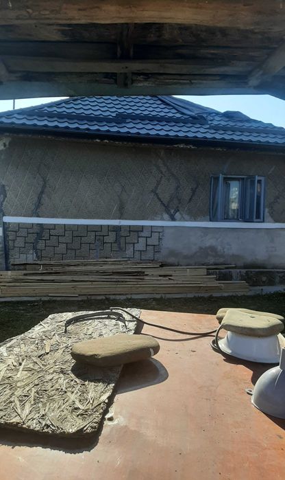 Casa si Teren mare de VANZARE langa Primarie