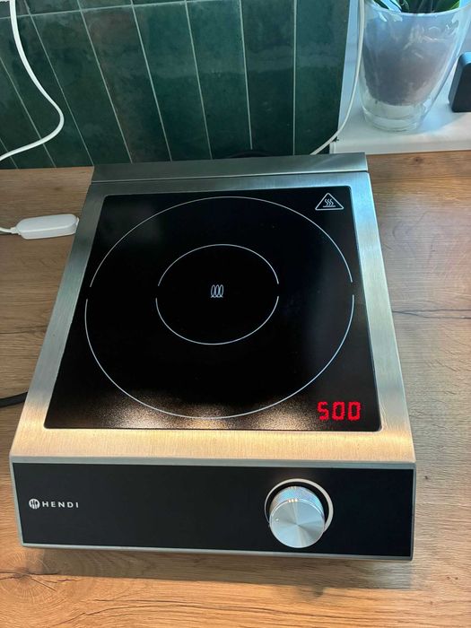 Vand plita pe inductie profesionala Hendi 3500W M