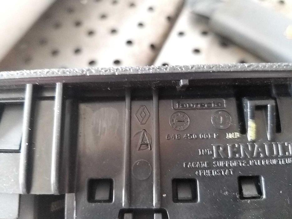 Bloc butoane reglaj faruri renault megane 3 648450001r