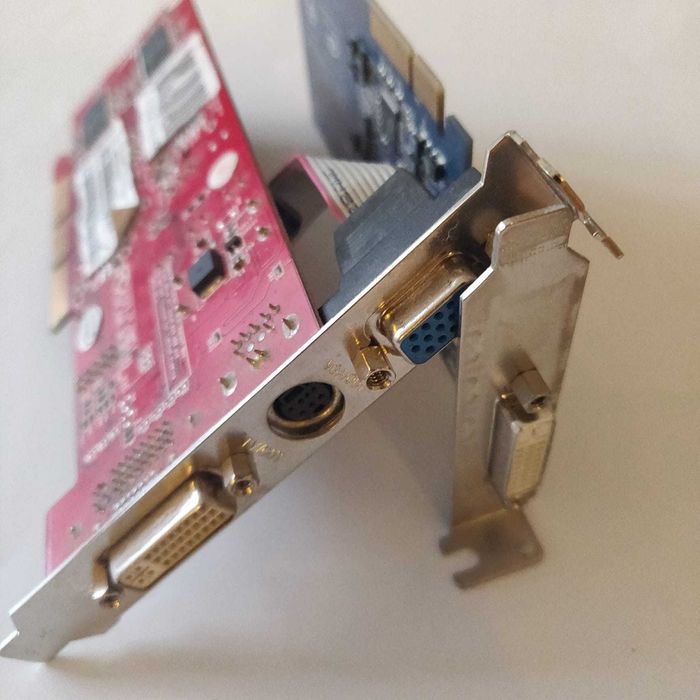 Placa video ATI 9250 AGP 8X 128 MB