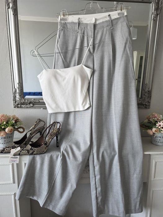 Сет, НОВИ панталон и топ Italy