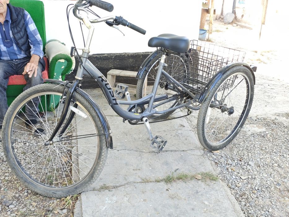 Трёхколёсный велосипед