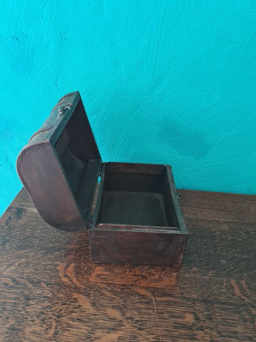 Дървена кутия за бижута