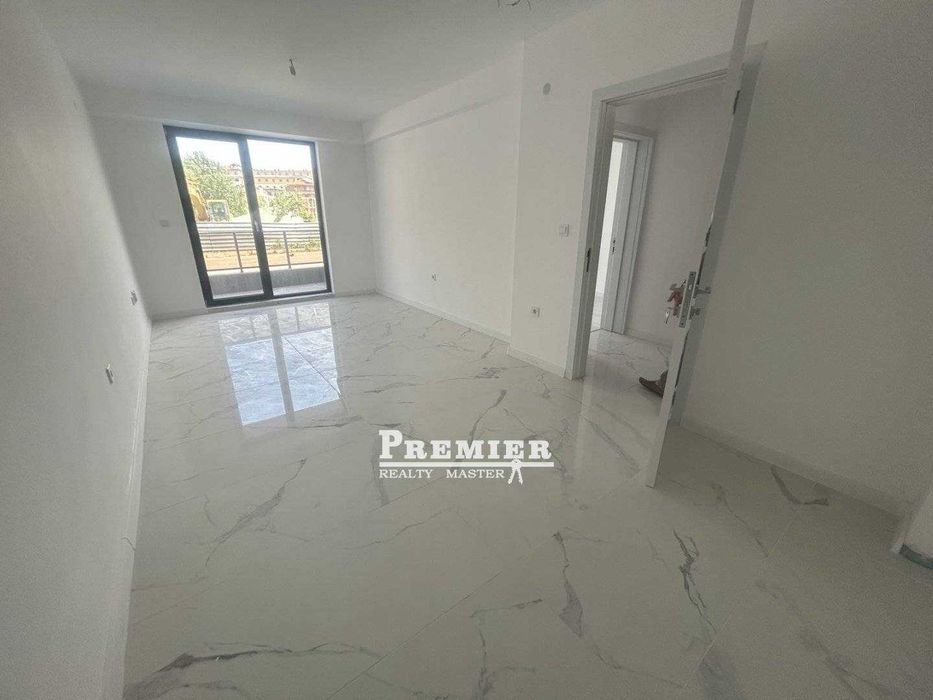 Продава се Двустаен апартамент в Обзор - 68 кв.м за 1495 €/кв.м - Снимка #2