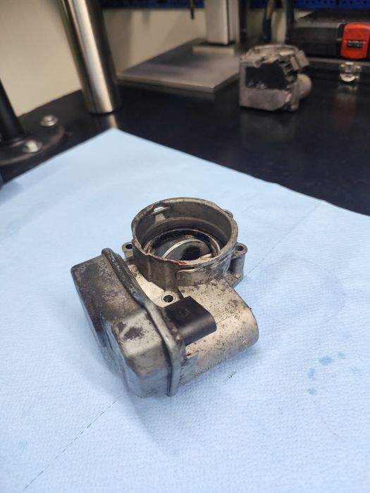 Clapeta accelerație VW Passat B 6 Octavia 2 Audi  2.0 A3 03G 128 063 B