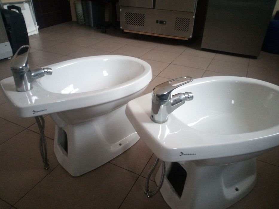 Vând 2 bideuri diamant cu tot cu baterie