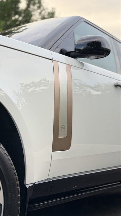 Range rover SV P615