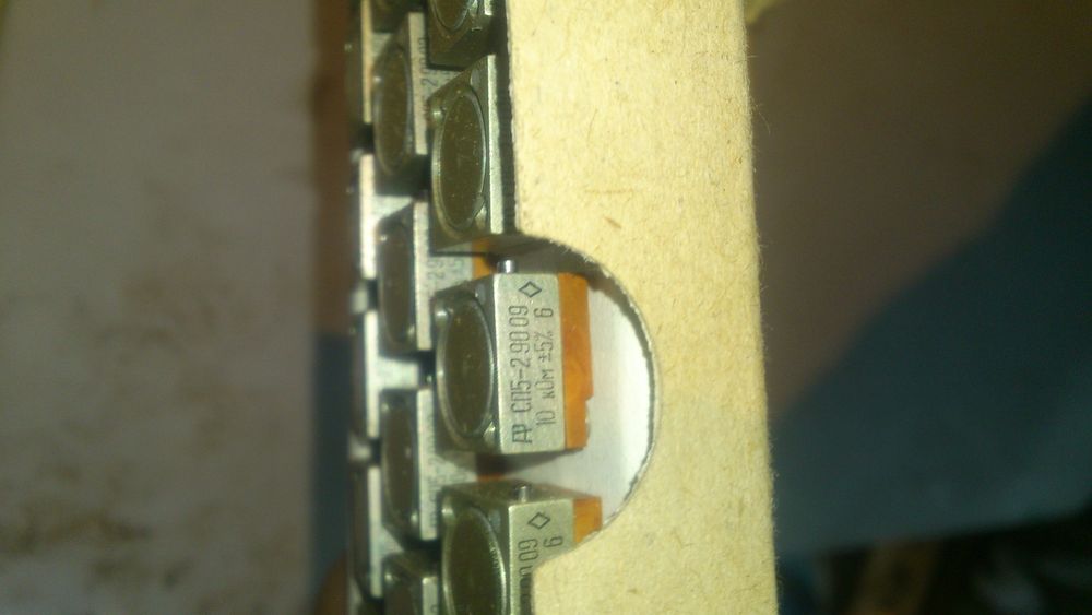 Приём плат и радиодеталей 10 000 т